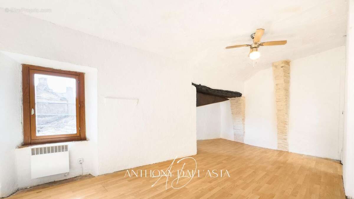 Maison à VILLARDONNEL