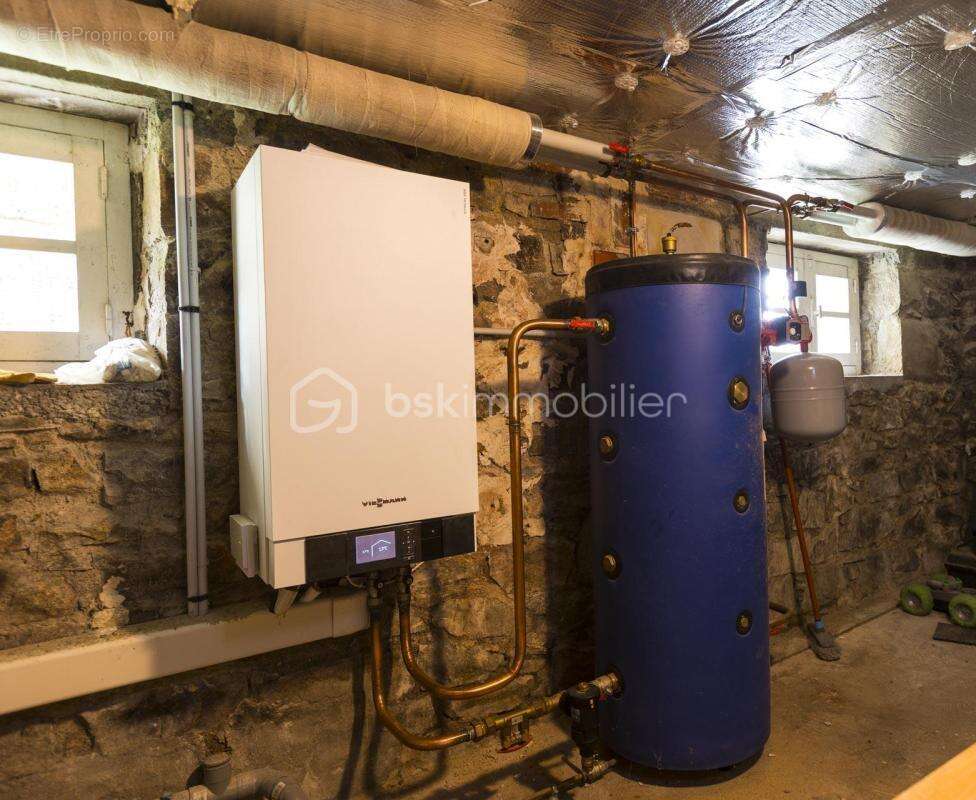 Maison à PIERRE-BUFFIERE