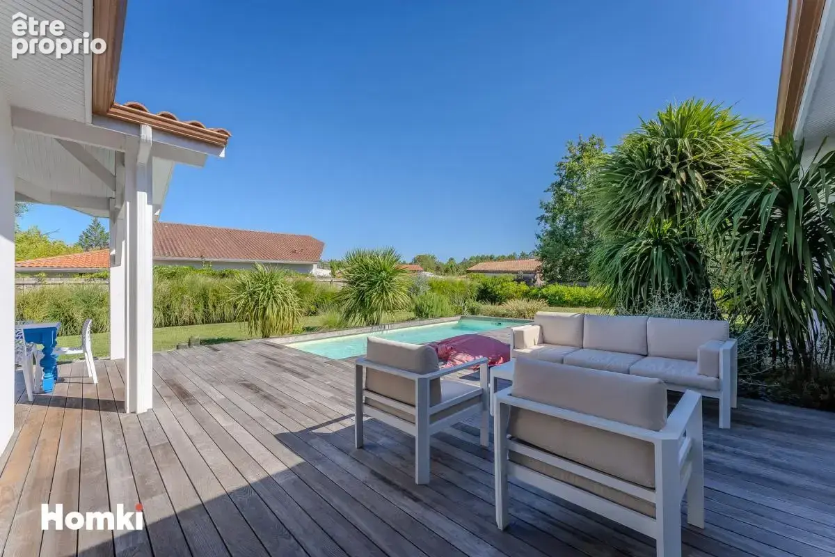 SANGUINET – Maison récente avec piscine, grand terrain et accès direct à la forêt - photo 8