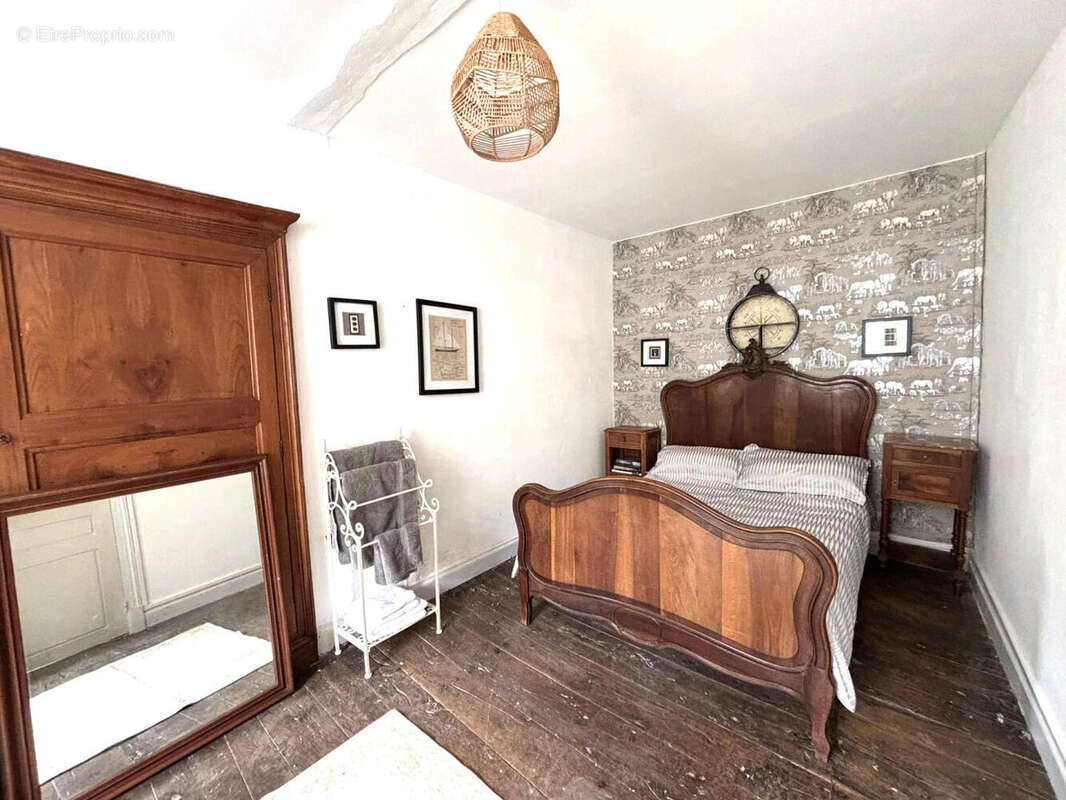 CHAMBRE - Maison à AUNAC