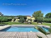 Photo 1 - Maison à CADENET
