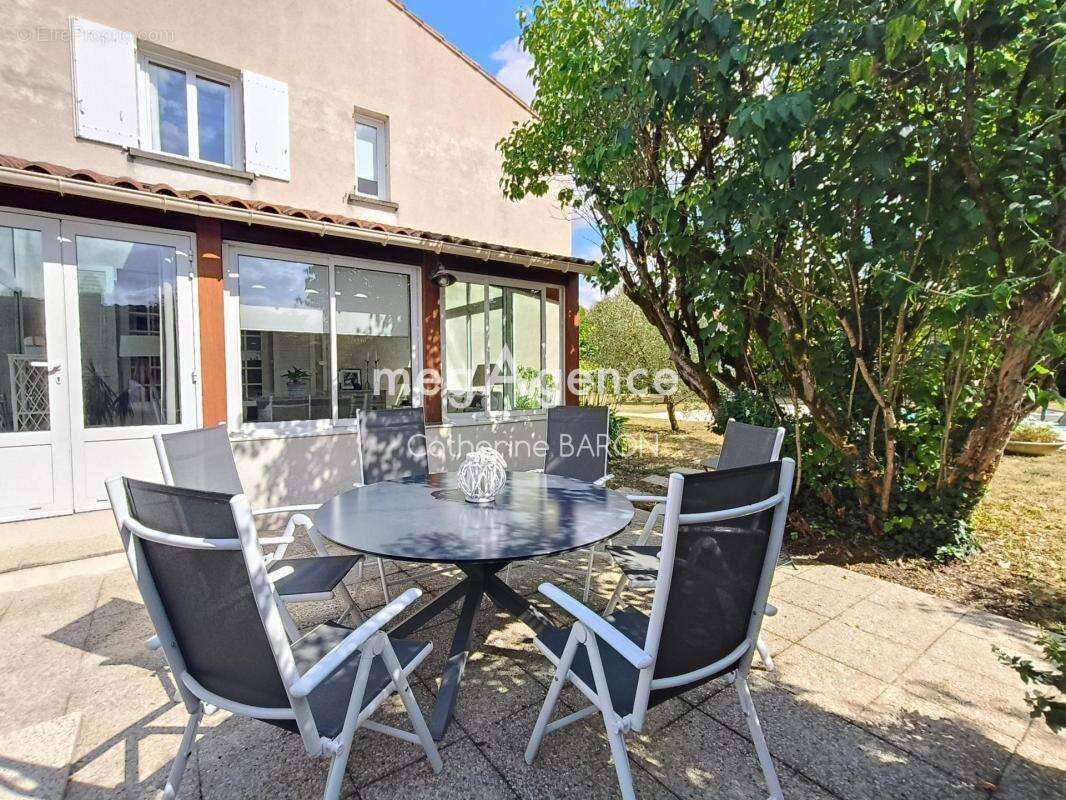 Maison 3 chambres jardin piscine - photo 6