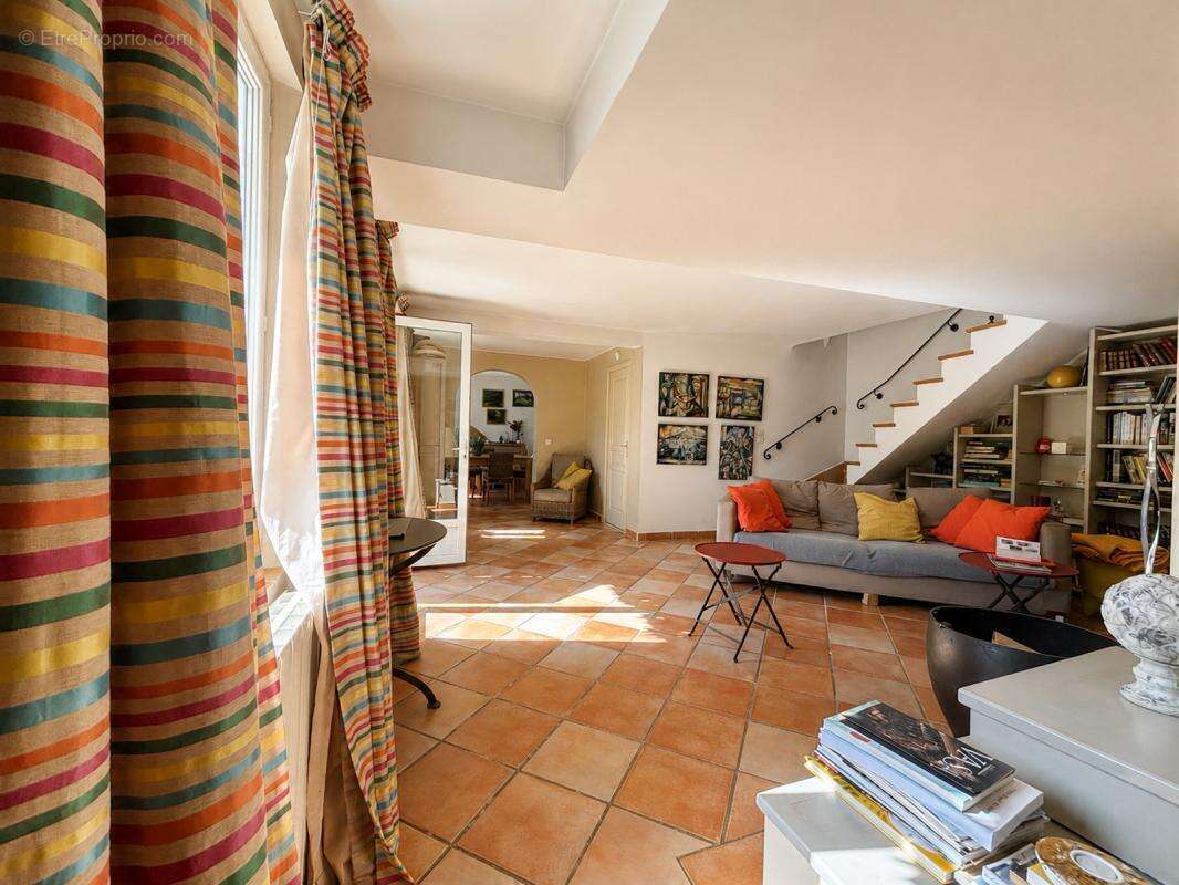 Superbe propriete avec piscine dependances la sainte baume - photo 6