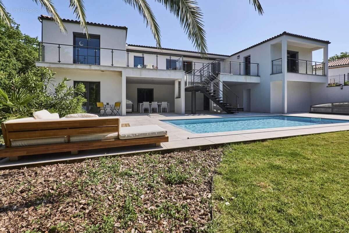 Maison à LES MATHES