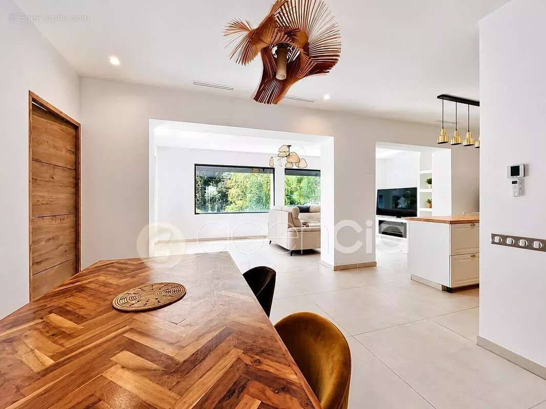 Maison à MOUGINS