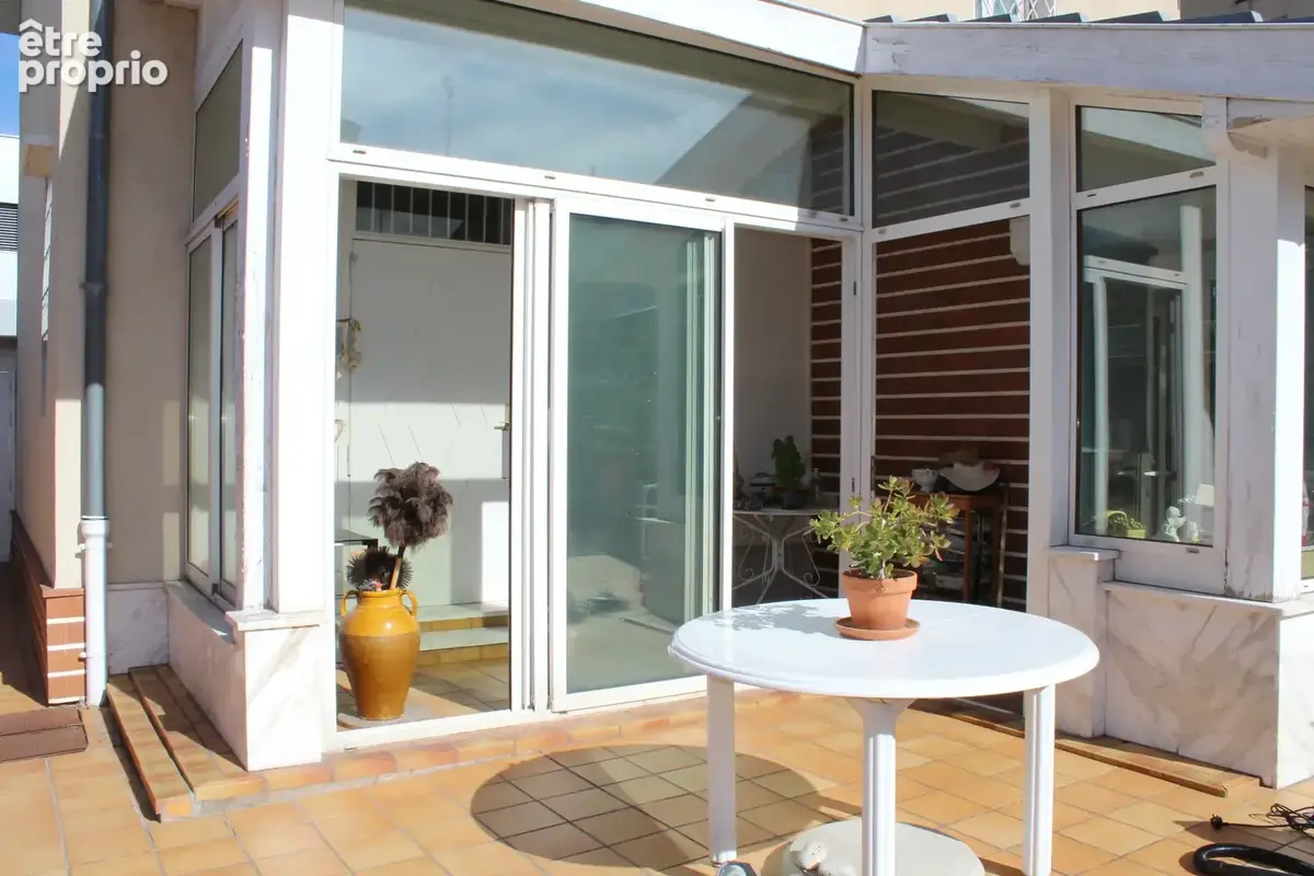 Maison à vendre 6 pièces LYON 8EME ARRONDISSEMENT (69) - photo 3