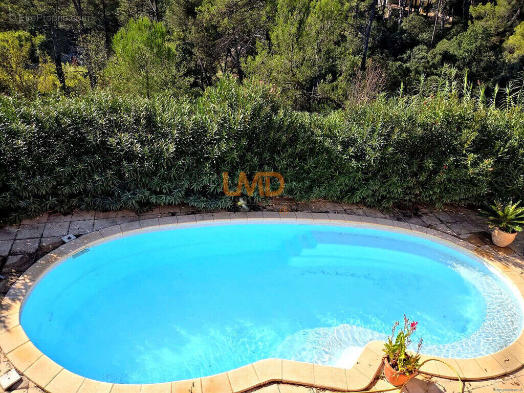 Maison à LA DESTROUSSE