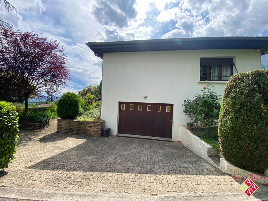 Maison à SAINT-ISMIER