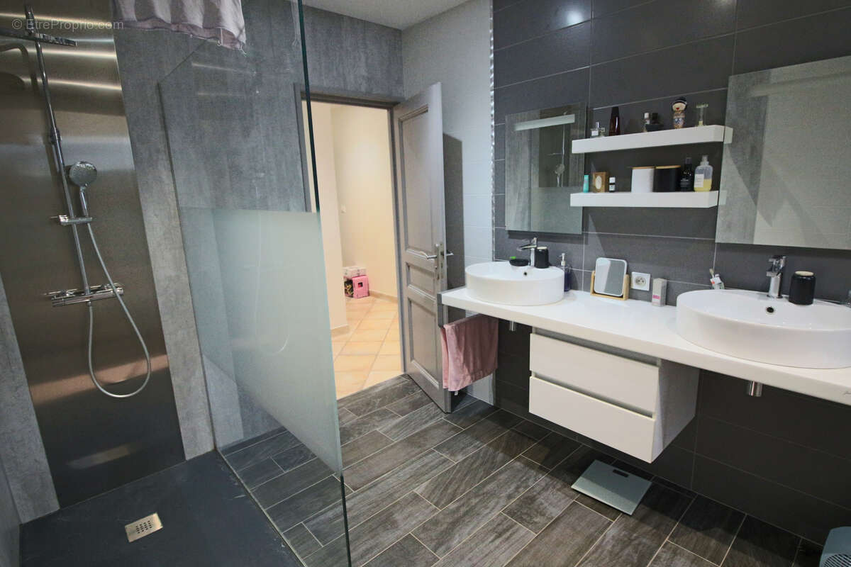 Maison à PUY-L&#039;EVEQUE