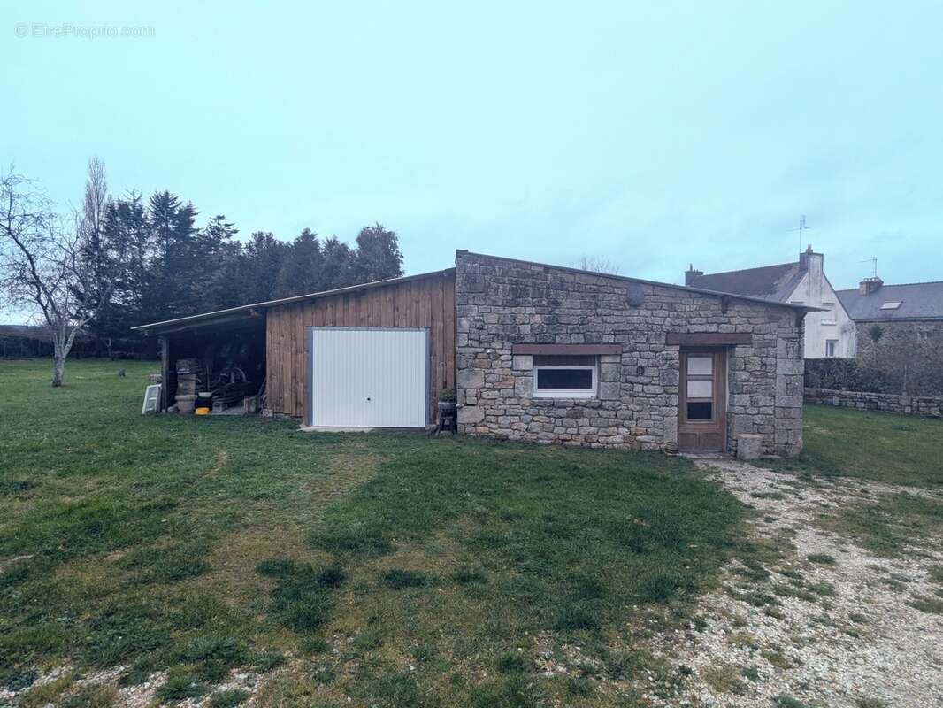 Ploerdut jolie maison en pierre sous ardoise de 94 m² environ 5 pieces 2 dependances terrain clos de 2686m² a batir - photo 17