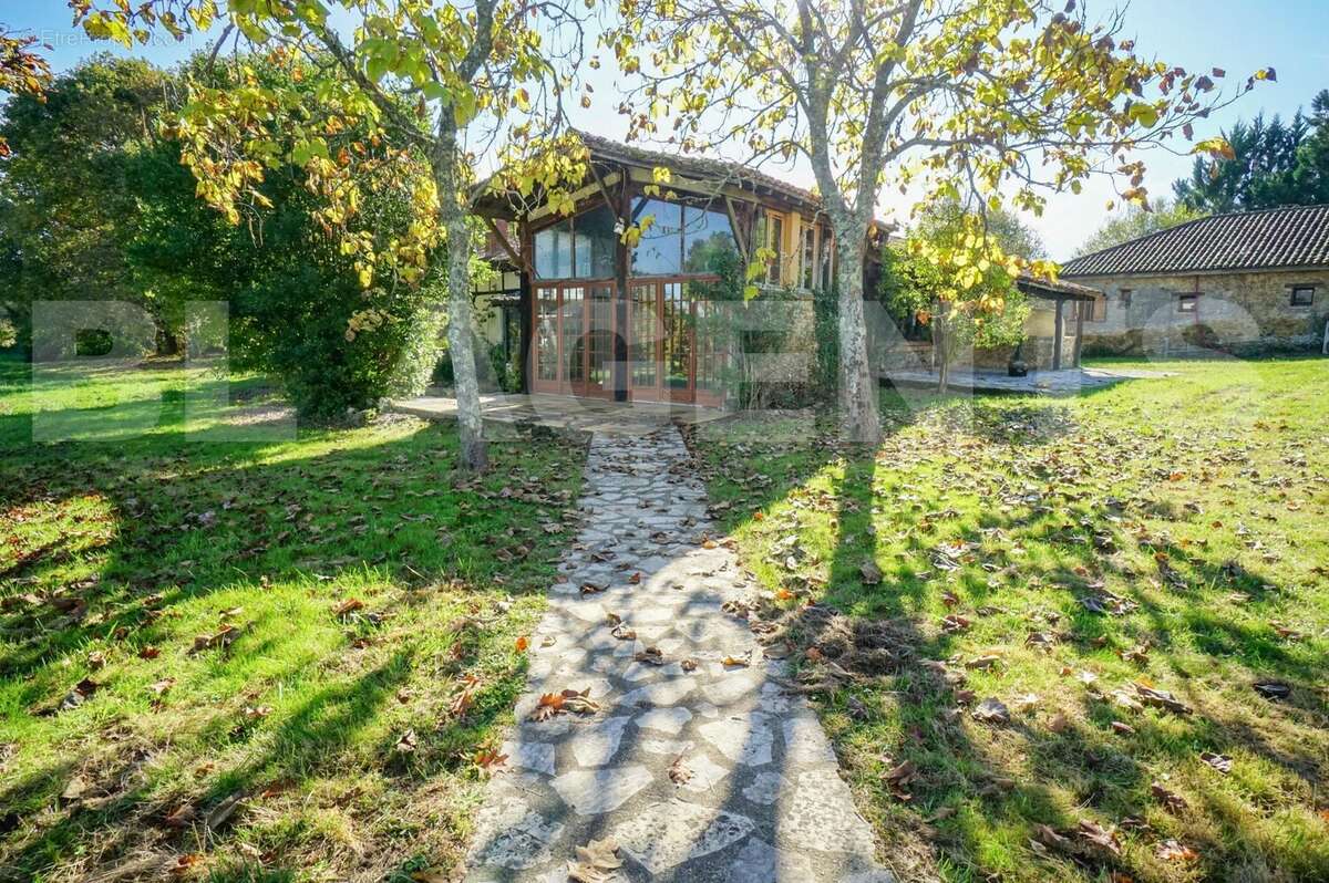 MONTCLAR-56 - Maison à MONCLAR