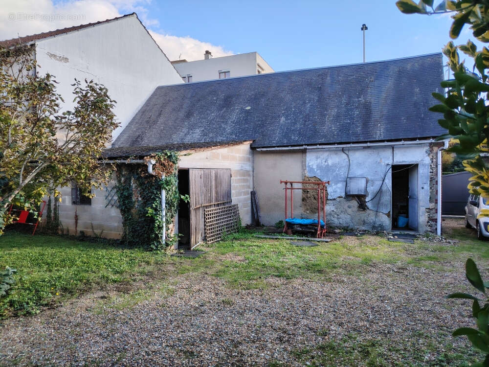 Maison Lucé à rénover - photo 3