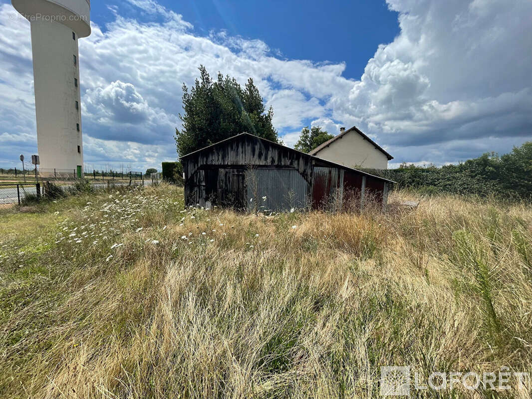 Maison à NEUILLY-LE-REAL