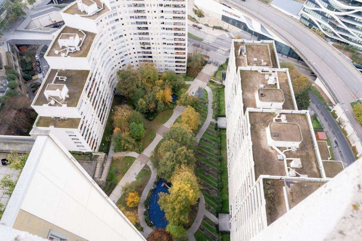 Appartement à COURBEVOIE