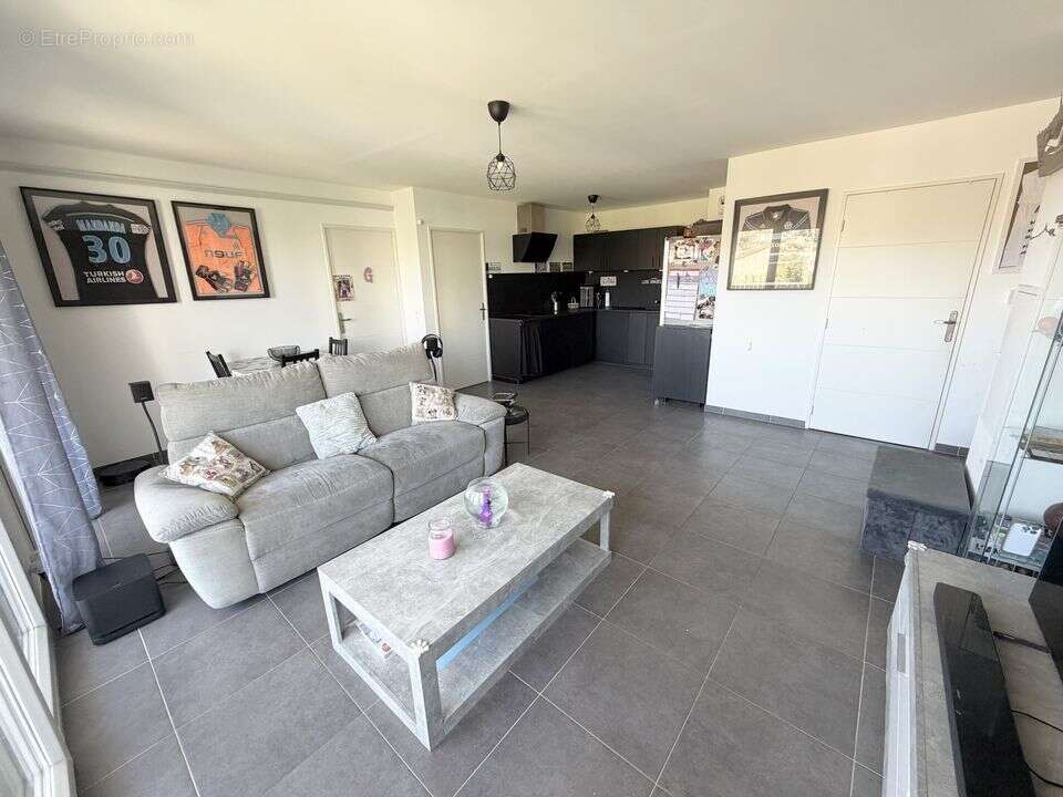 Appartement T3 a vendre - terrase - garage - parking - PMR -