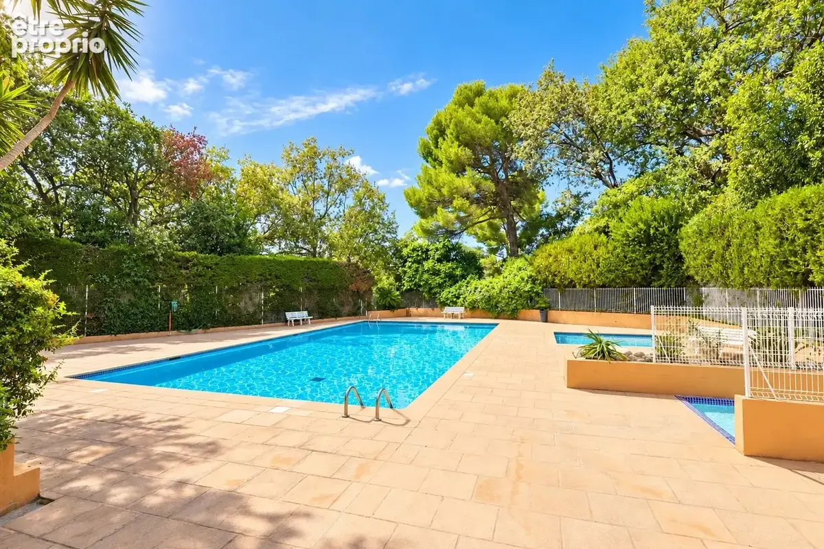 Antibes – 3 pièces 75 m² avec terrasse, piscine, parking et cave - photo 9