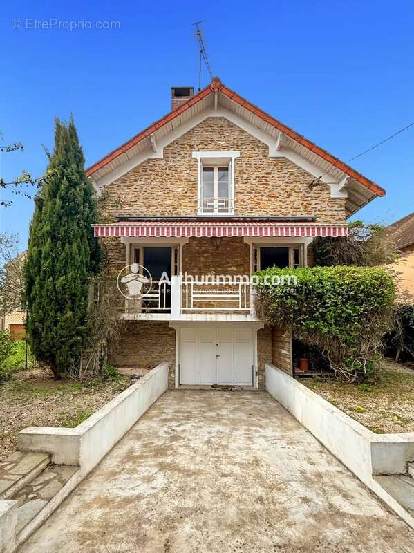 Maison à SOISY-SUR-SEINE