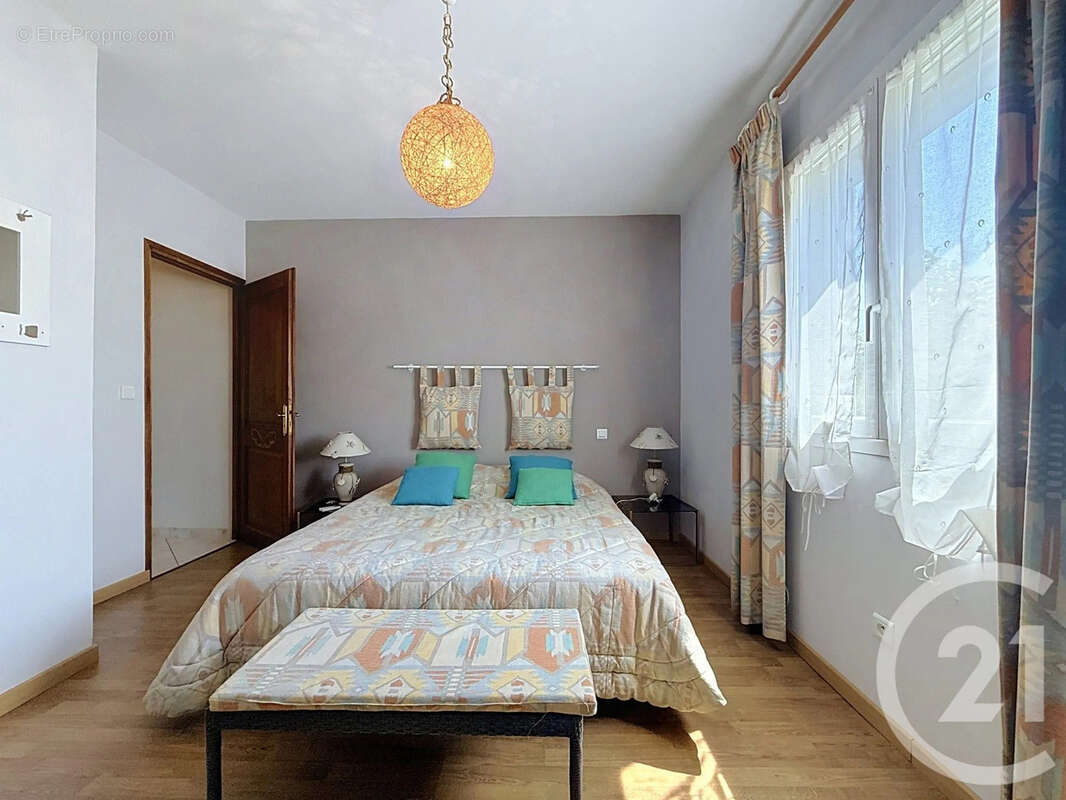 Maison 155 m² à Santa-Lucia-Di-Moriani  - photo 9