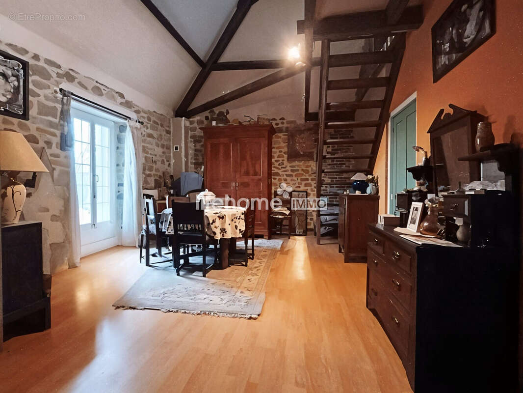 Maison à LA SOUTERRAINE