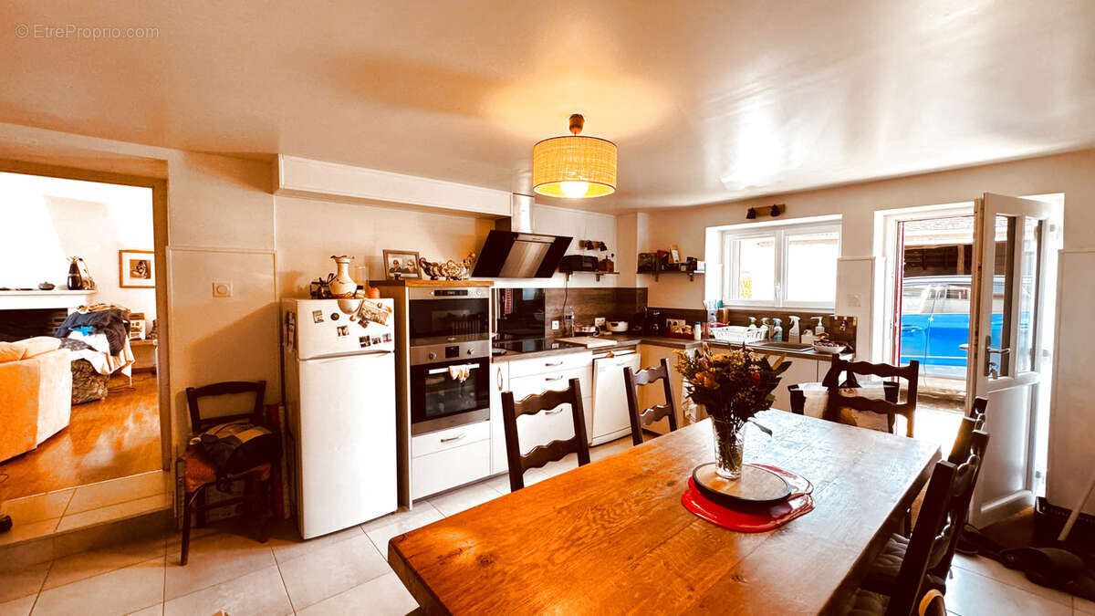 Longère bourguignonne située dans le secteur d' ISLAND au prix de 246 100 €. - photo 8