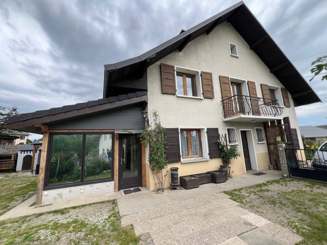 Maison à SALES