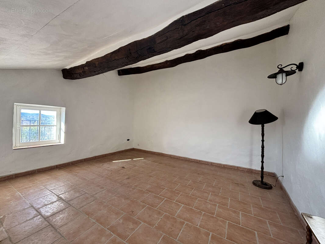 Maison à REGUSSE