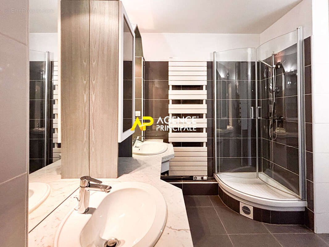 Appartement à SARTROUVILLE