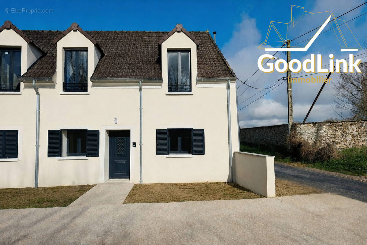 Maison à MOUROUX