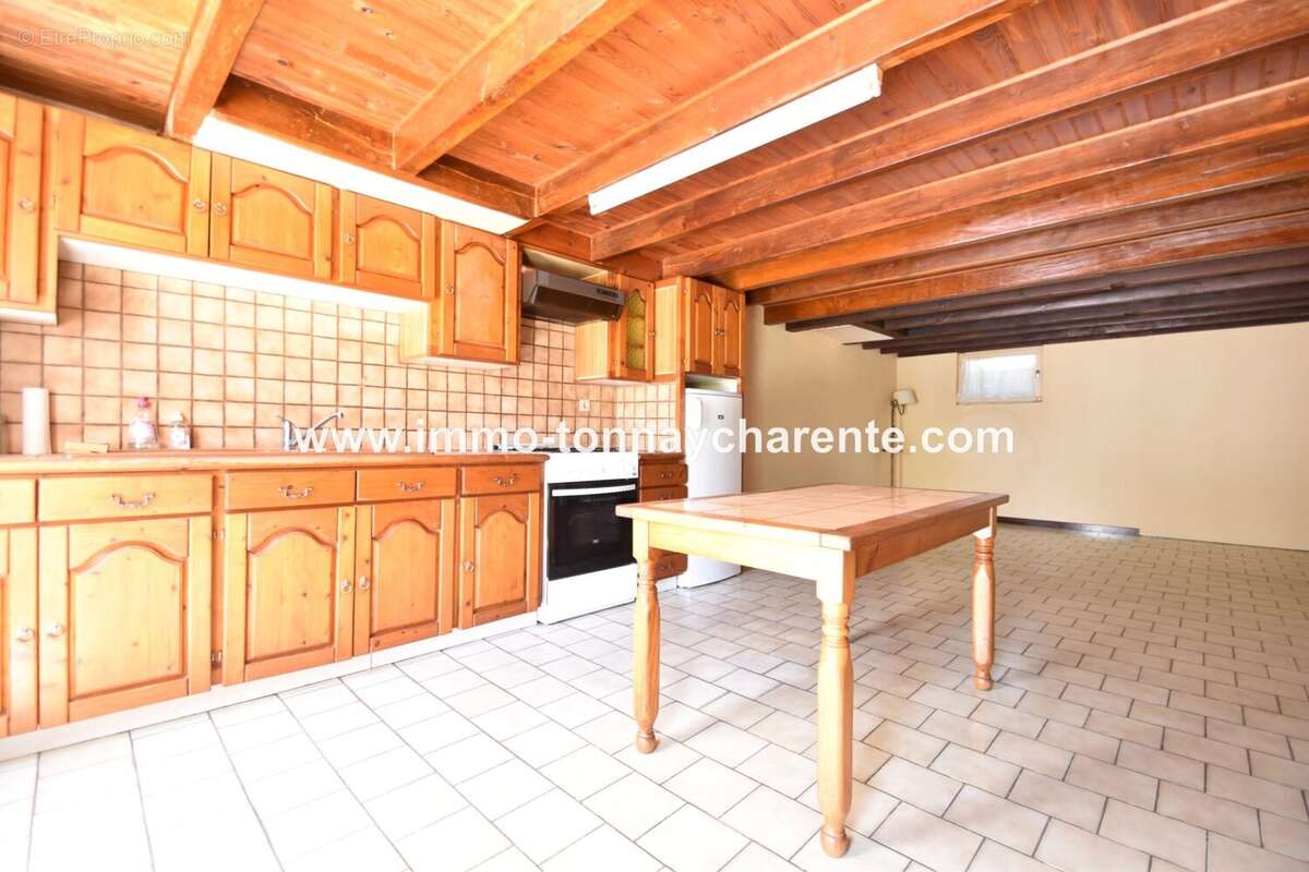 Maison à TONNAY-CHARENTE
