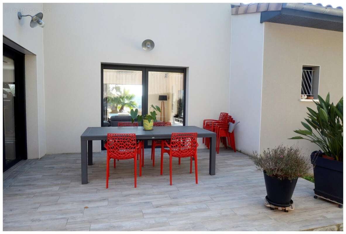 Maison à MONTBOUCHER-SUR-JABRON