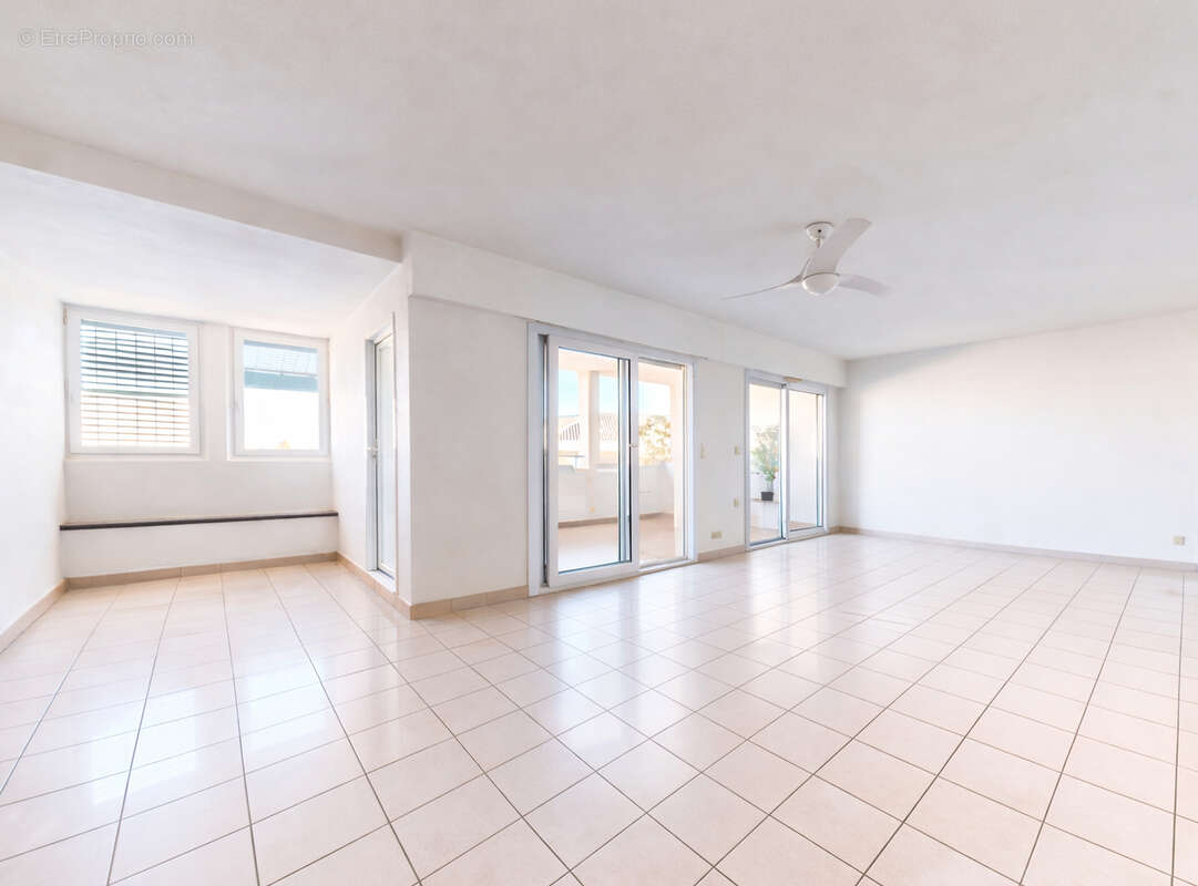 Appartement à FREJUS