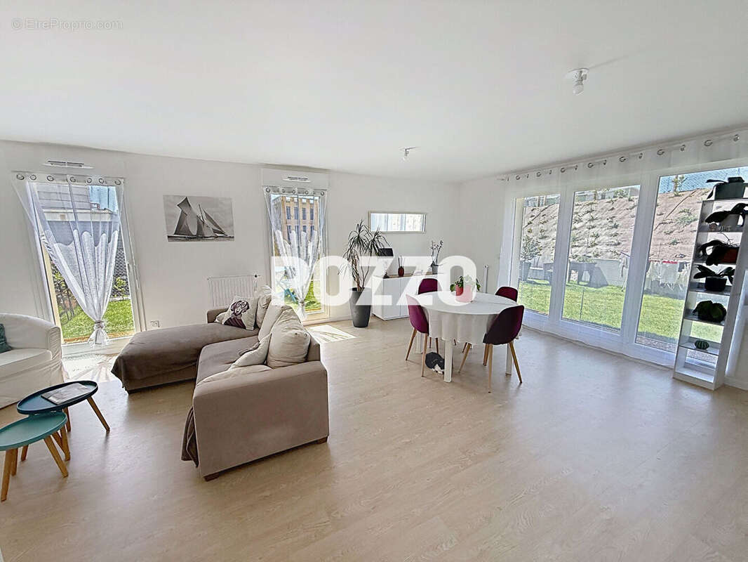 Appartement à DONVILLE-LES-BAINS