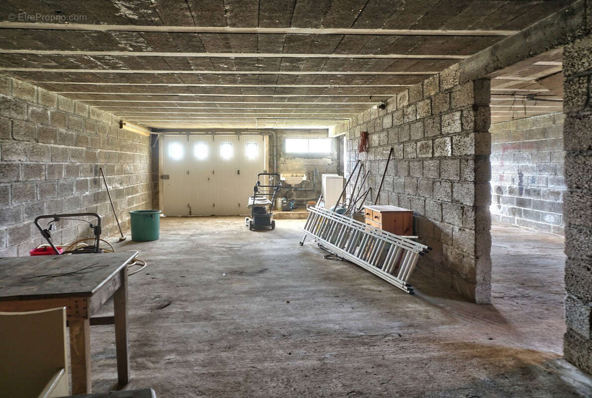 Maison à BELLE-ISLE-EN-TERRE