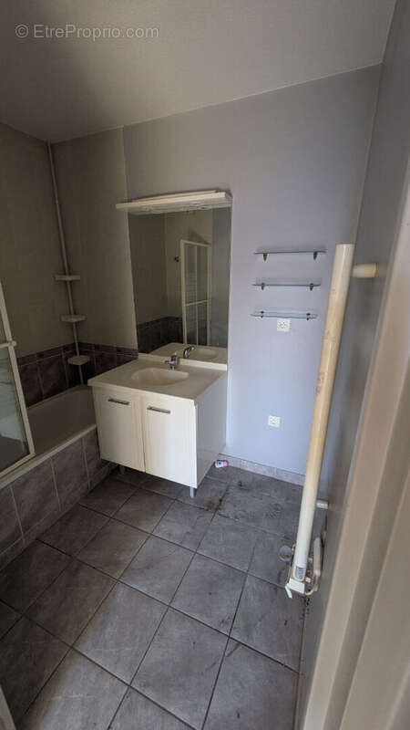 Appartement Meyzieu 3 pièce(s) 52 m2récent, garage double - photo 5