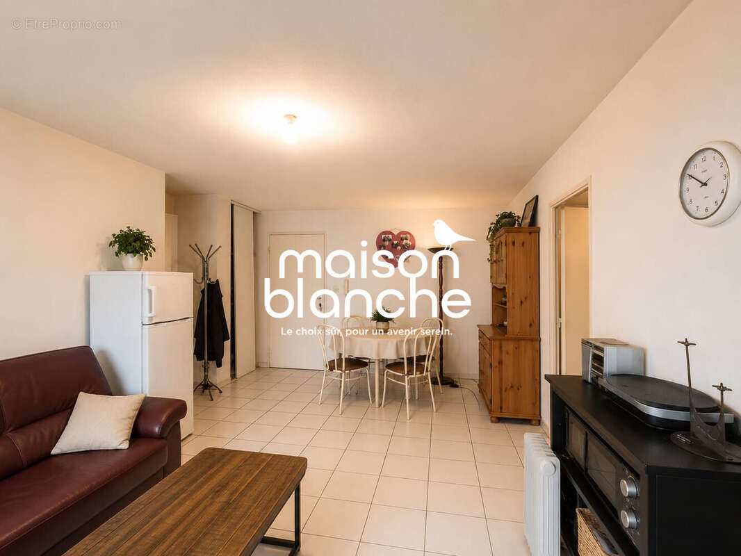 Appartement 54 m² à Parthenay  - photo 4