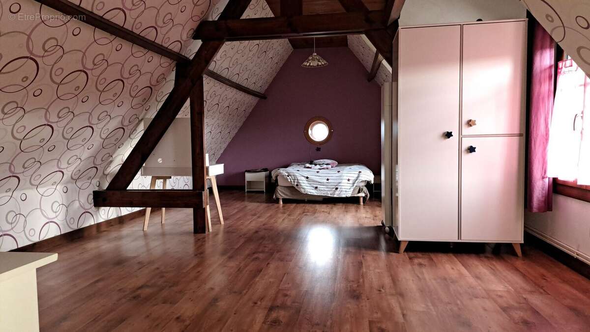 Maison à HUCHENNEVILLE