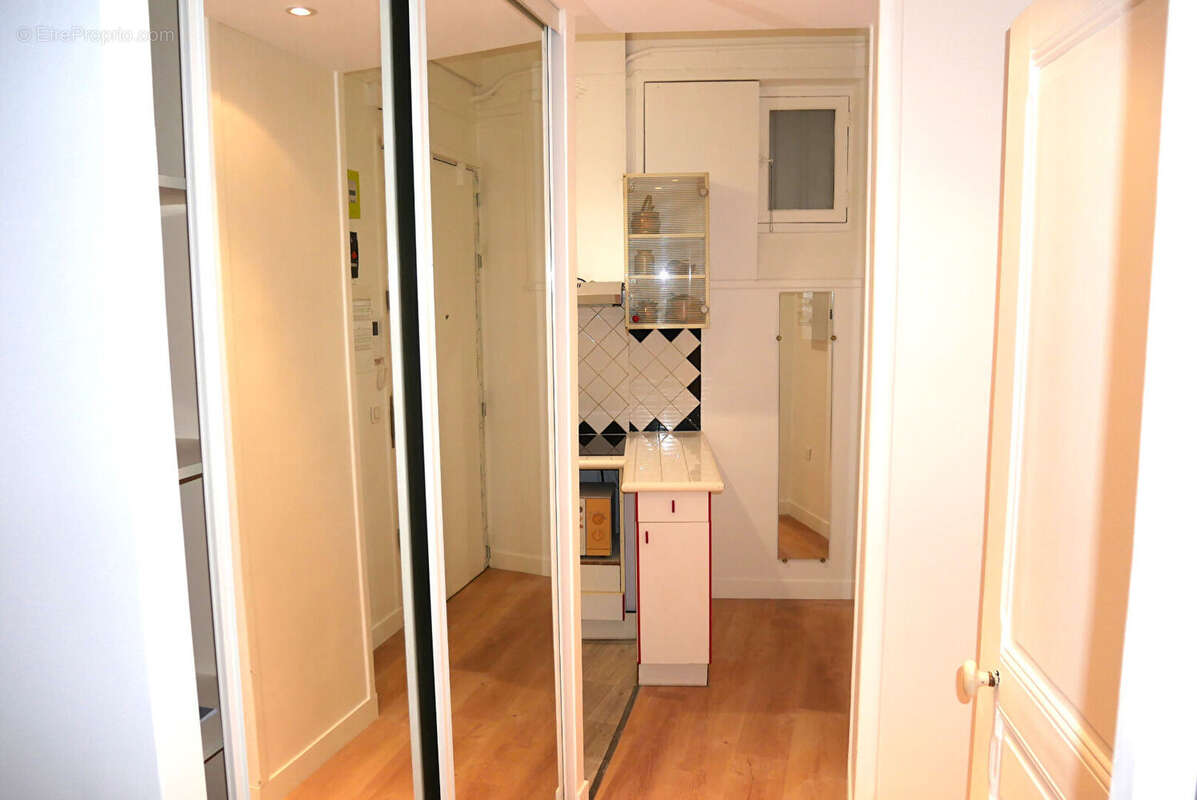 Appartement à PARIS-17E