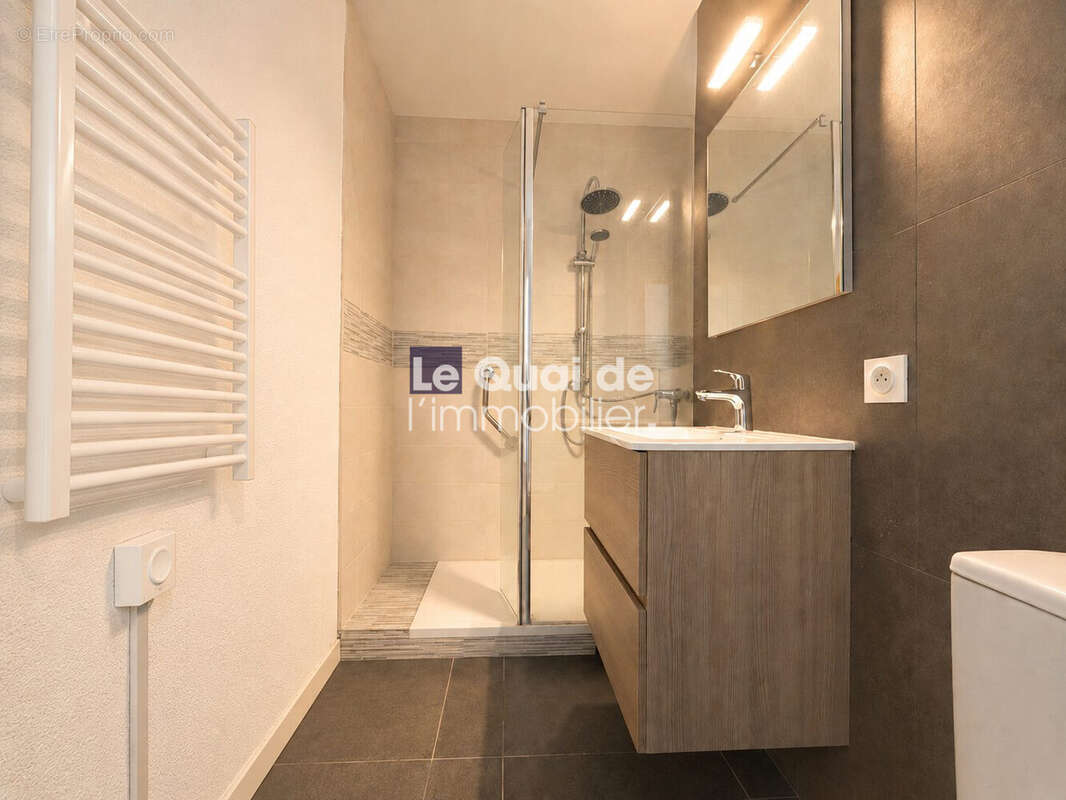 Appartement 35 m² à Saint-Julien-En-Genevois  - photo 9