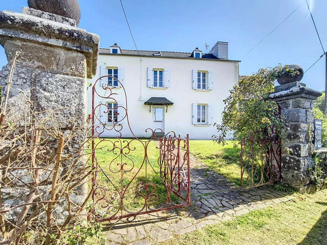 Maison à HOPITAL-CAMFROUT