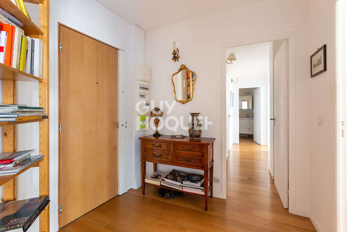 Appartement à PARIS-15E