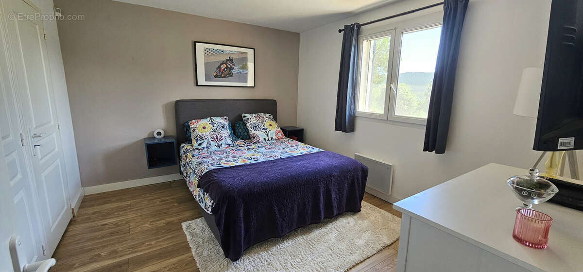 Maison à BAGNOLS-EN-FORET