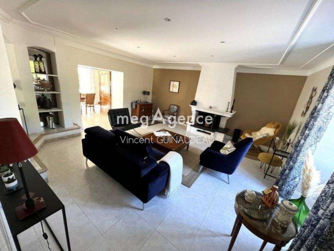 Maison à LE MAY-SUR-EVRE