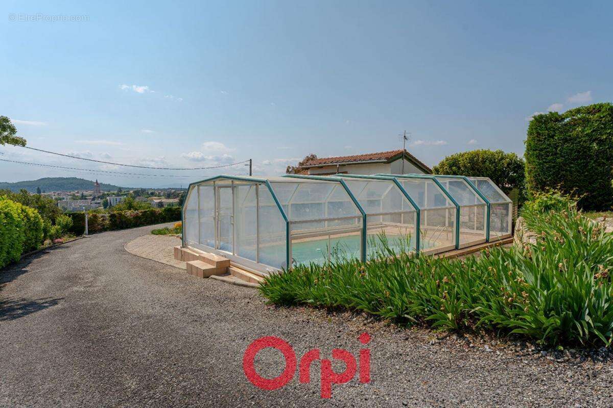 Maison à VILLENEUVE-DE-BERG