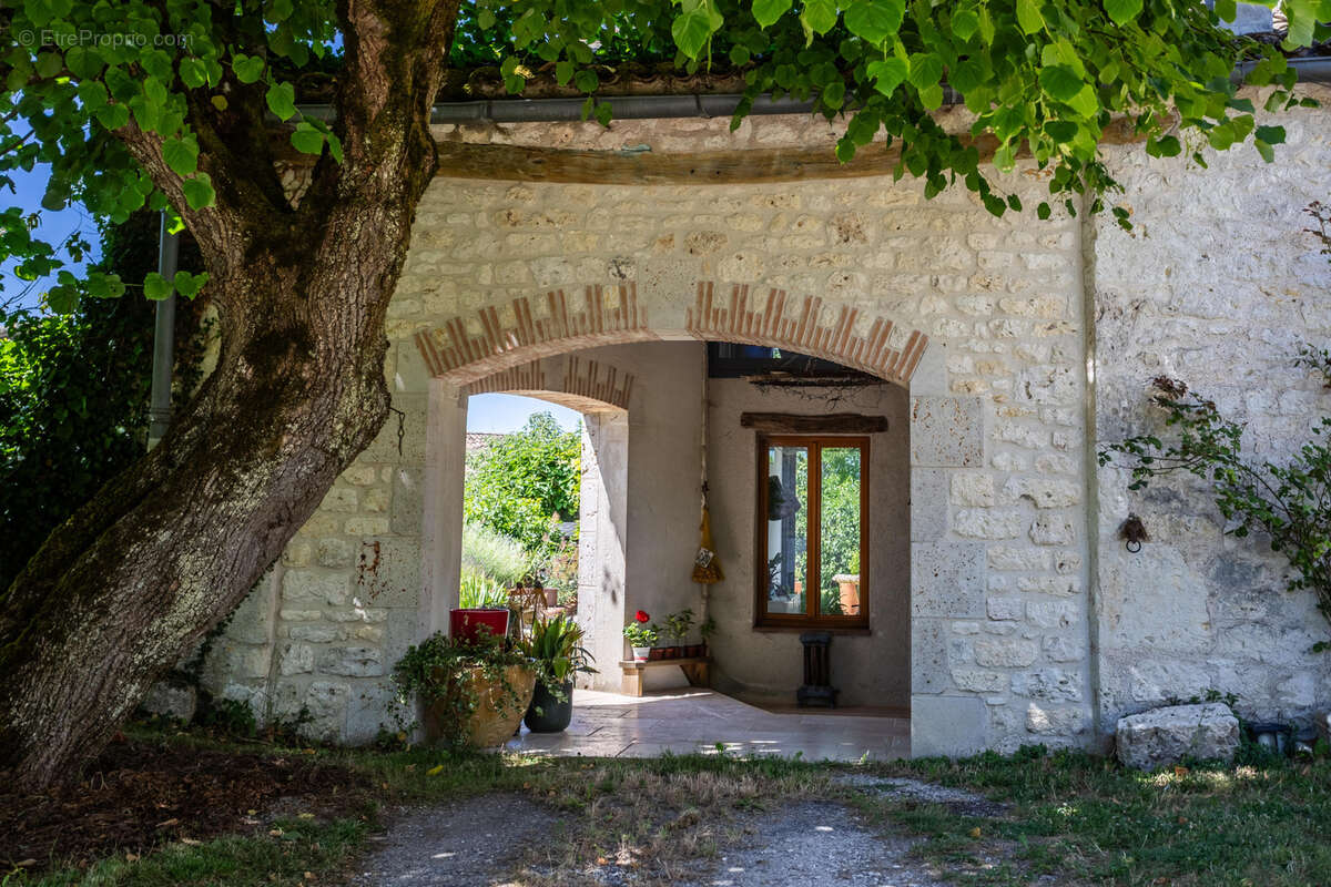 Propriété de campagne avec piscine et dépendances - photo 22