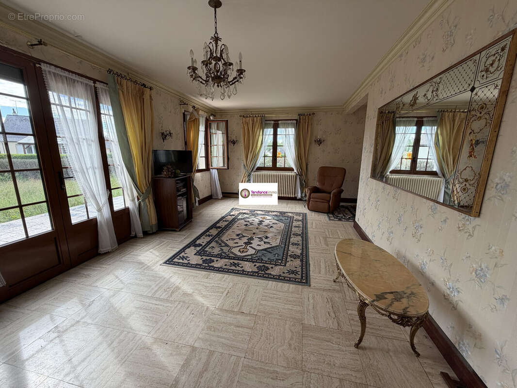 Maison à LE MELE-SUR-SARTHE