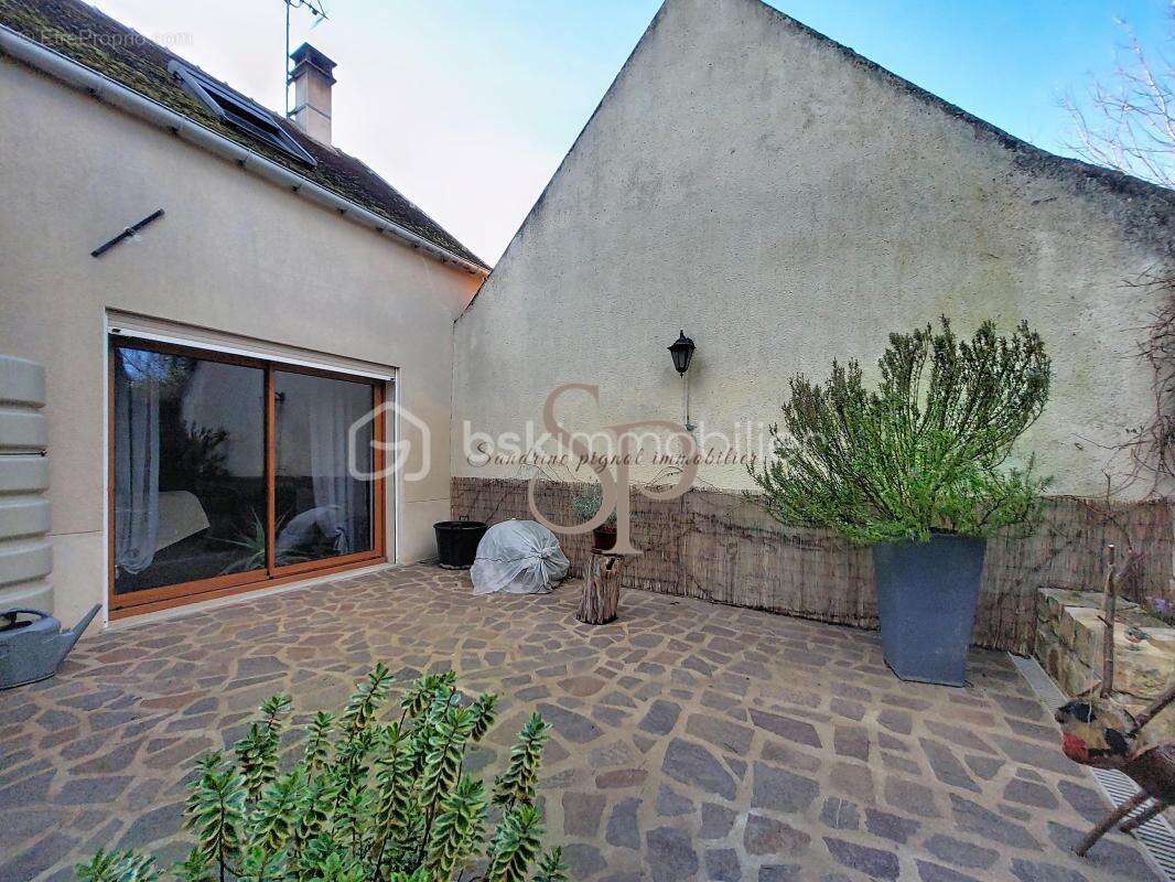 Maison à MISY-SUR-YONNE