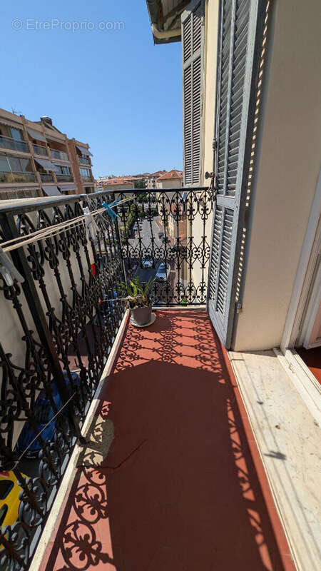 Cannes Bas Montfleury proche Résidence le Gallia - Appartement Cannes 2 pièces 45.46 m2 avec double cave et balcon - photo 17