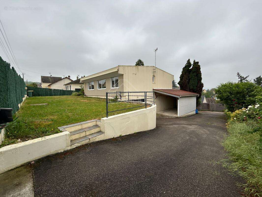 Maison à BONNIERES-SUR-SEINE