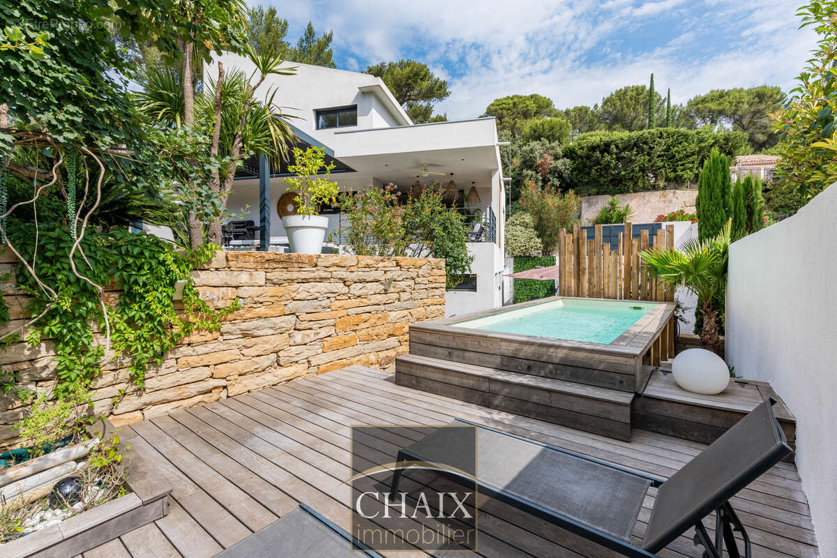 13420 GEMENOS - Villa haut de gamme dans un secteur prisé - photo 19