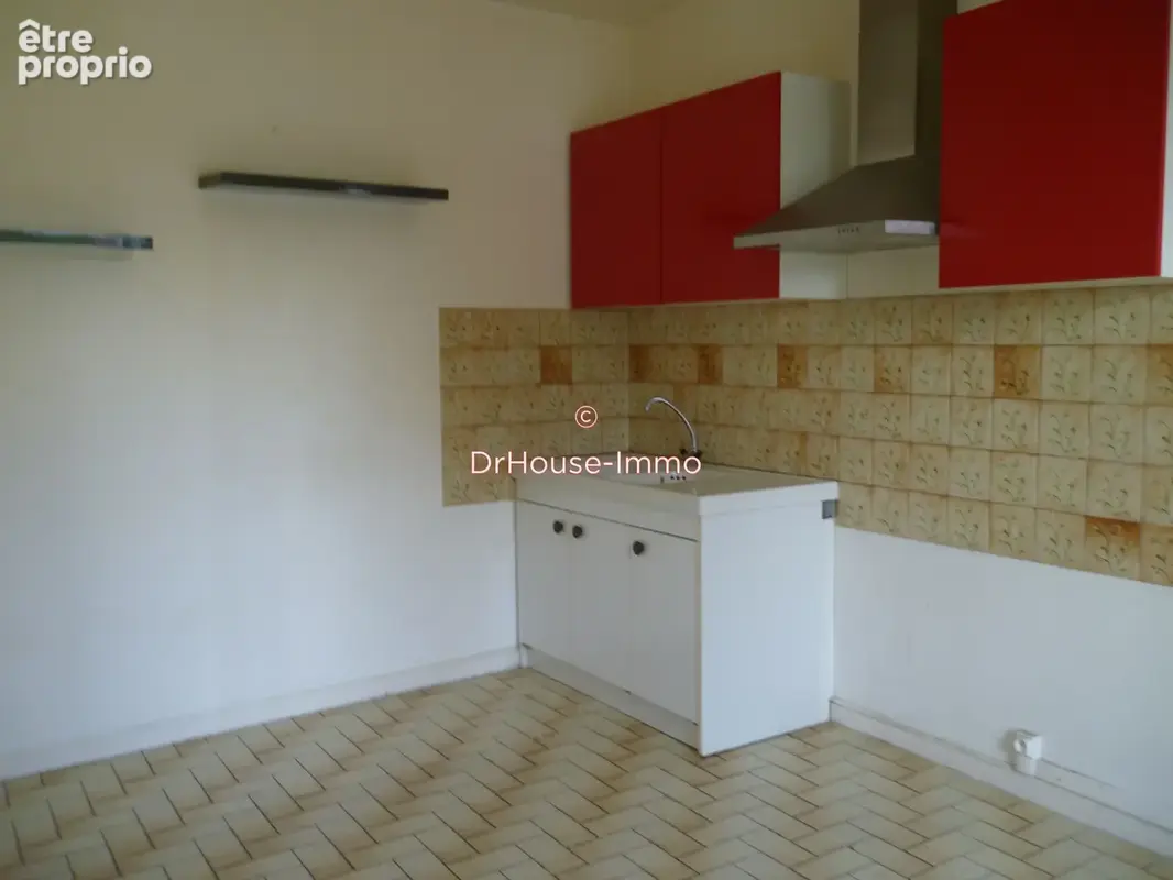 Commerce 174 m² à Solignat  - photo 10